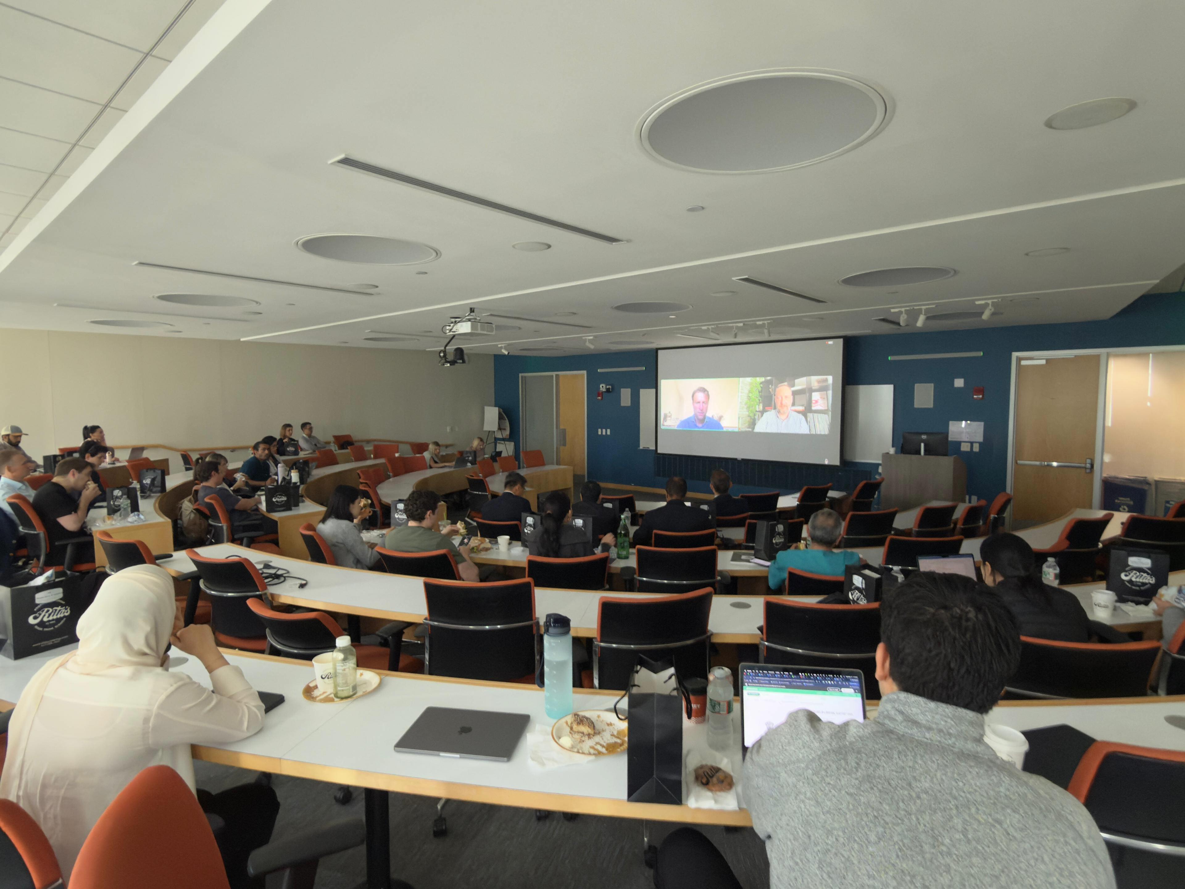 Digital Smile Design in der spezialisierten Parodontologie: Dr. Engler-Hamm lehrt an der Tufts University in Boston